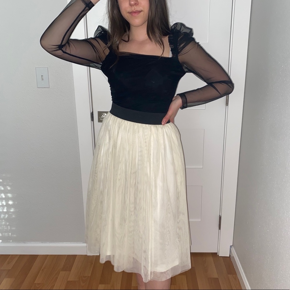 Midi white skirt - Picture 4 of 5